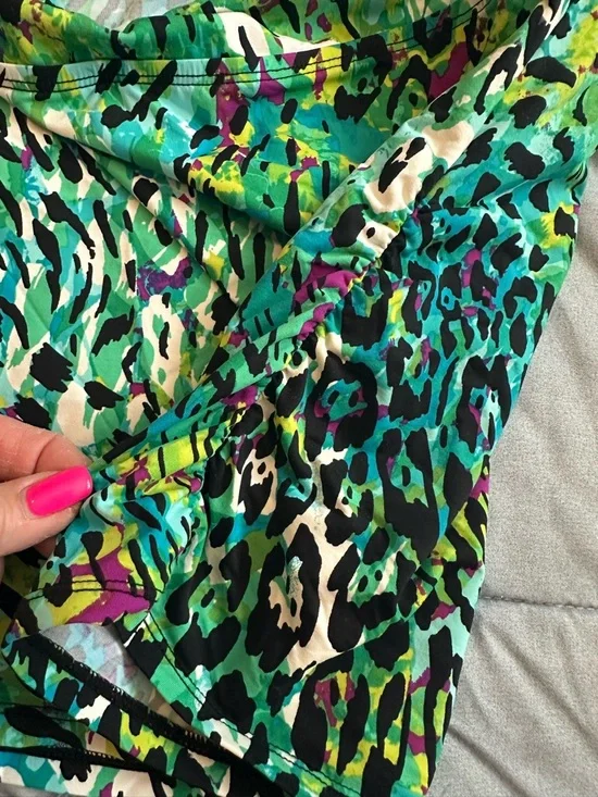 EUC Dana Buchman Black Swim Top with Green and Turquoise Leopard Accents Sz 14 - Picture 5 of 10